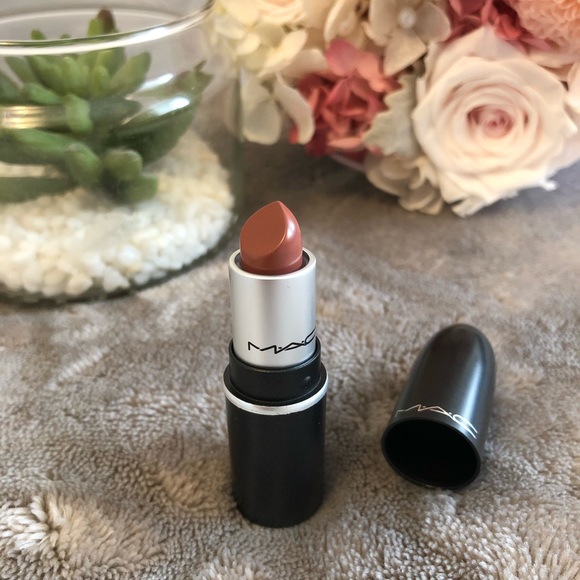 ⚡️FREE WITH BUNDLE⚡️ MAC Mini Lipstick in WHIRL 💄 - Picture 1 of 3